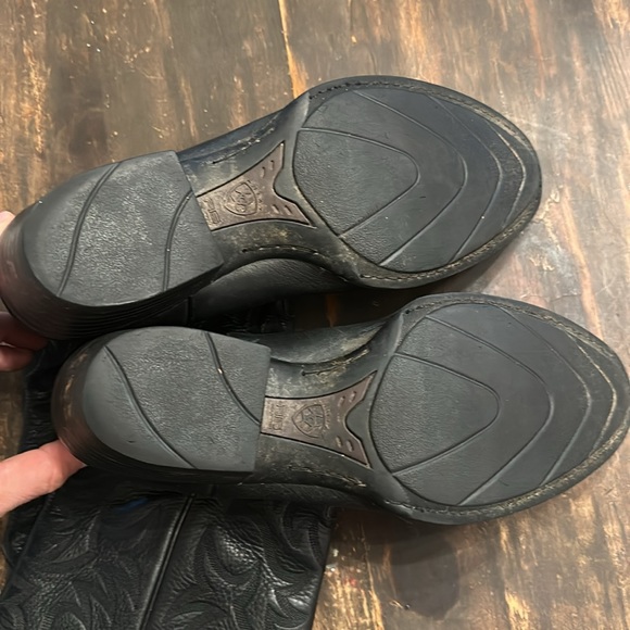 Ariat leather cowboy boots - Picture 2 of 4